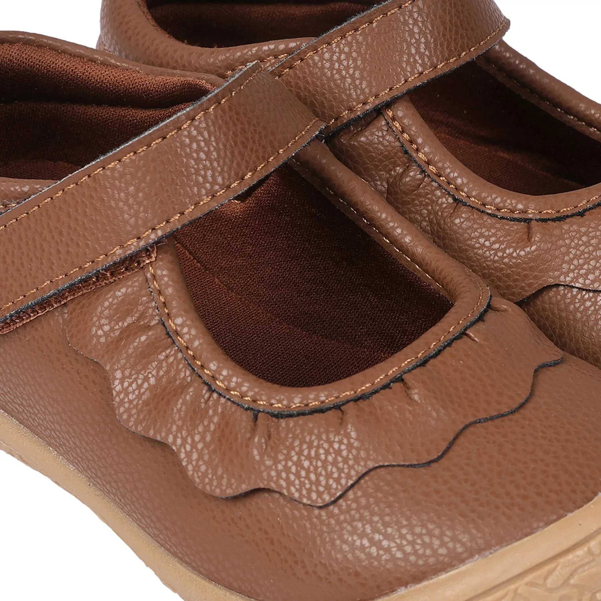 KIDS' AMINA LEATHER Timeless Design