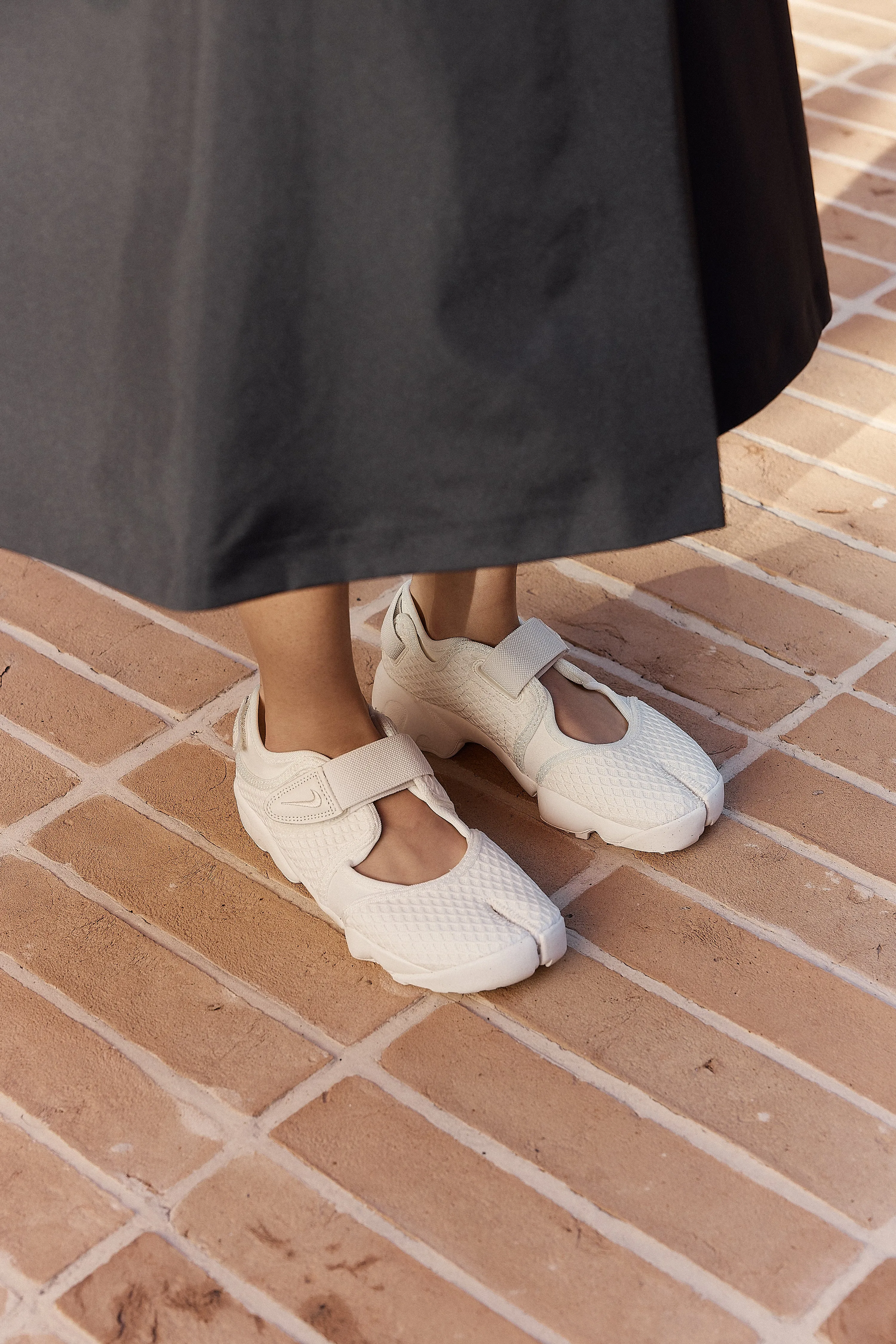 Shockproof Heel Metro Go Women's Air Rift 'Sail' Sneakers