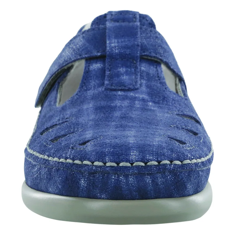 Fashion-Ready Roamer - Blue Jay
