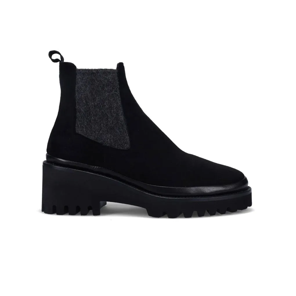 Emmaline Premium Performance Sporty Vibe