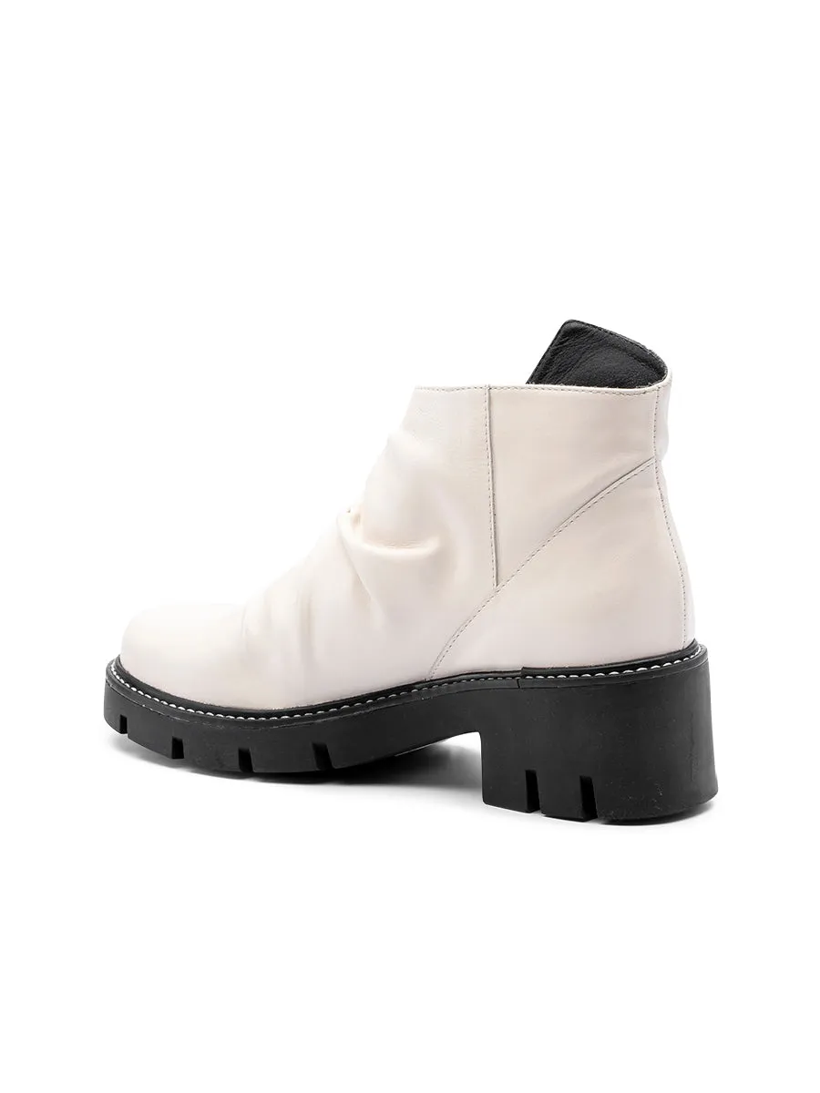 Trend-setting wear skaters Sharp Hey