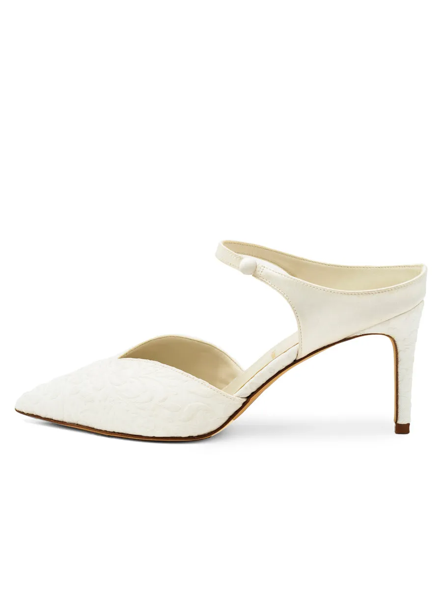 All-around ease Round Toe Shyla Pointed Toe Pump