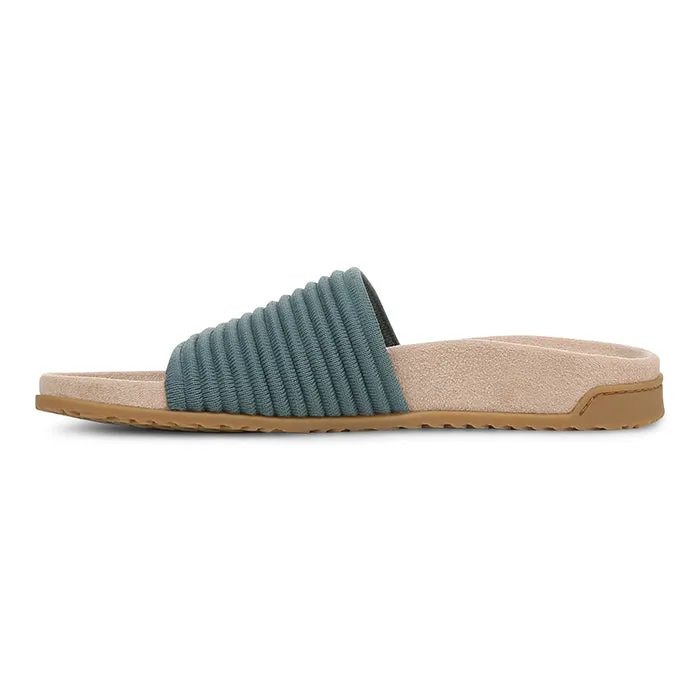Casual Flats Flexible Outdoor Footwear Womens Vionic Evie Compression Knit in Bodega Blue