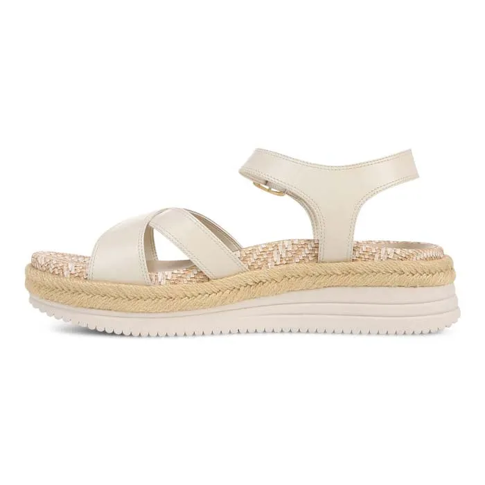Womens Vionic Mar in Camel hypoallergenic