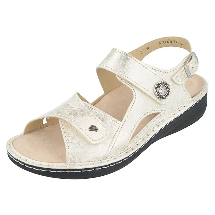 Resort Look Womens Finn Comfort Barbuda in Oro Everest