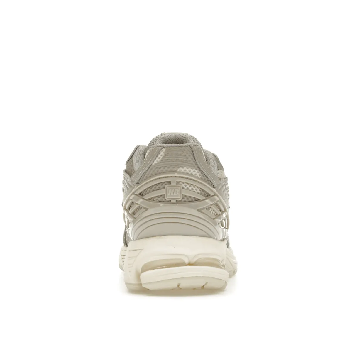 New Balance 1906R Polka Dot Moonrock tennis player