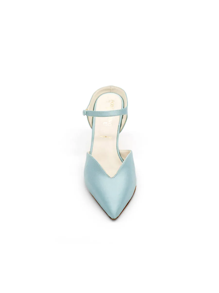 Shyla Pointed Toe Pump golfers' accuracy