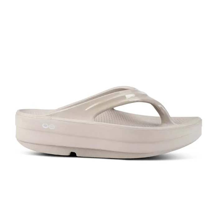 Weekend Style Womens Oofos Oomega Oolala in Nomad