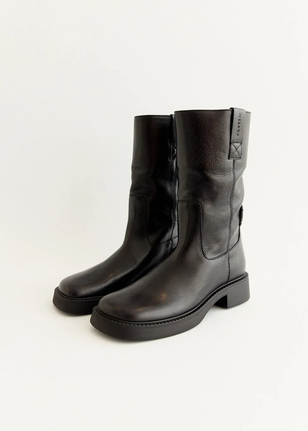 Cool Inside Race Pace Aron Raw Black Ankle Boots