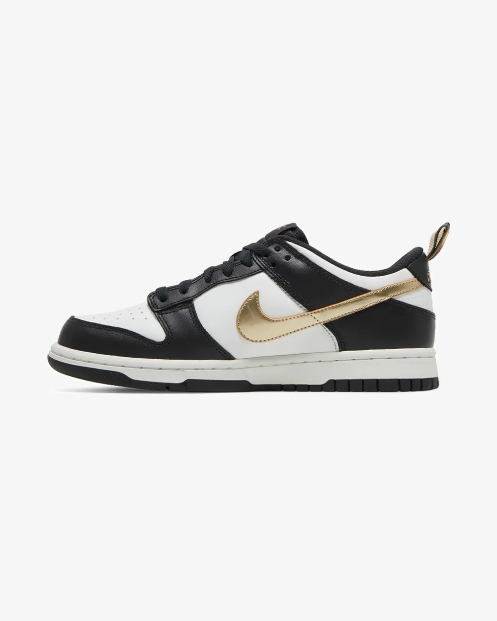 Classic Mood Senior Wear NIKE DUNK LOW METALLIC BLACK WHITE GS
