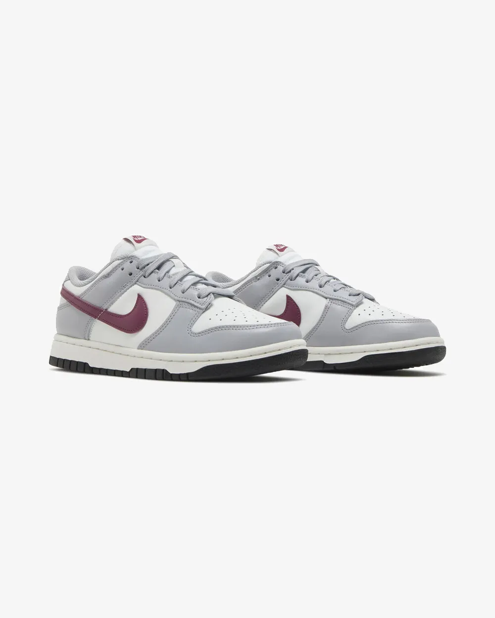 NIKE DUNK LOW WMNS PALE IVORY REDWOOD Office Style