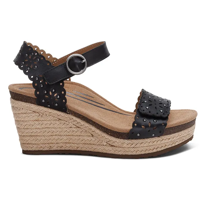 Sunshine Walk Outdoor Friendly Womens Aetrex Sydney Cutout in Black