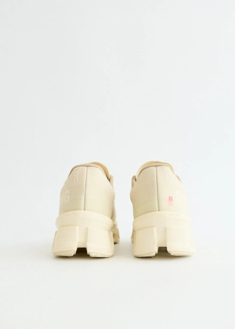 Long - distance Cloudmonster 2 INVINCIBLE Sneakers