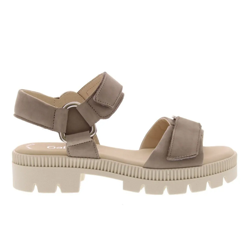 Supportive grip Fashion-forward comfort Suede Sandal 84.632