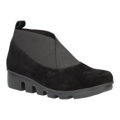 Hashree Leather Round Toe Bootie Party least flexible