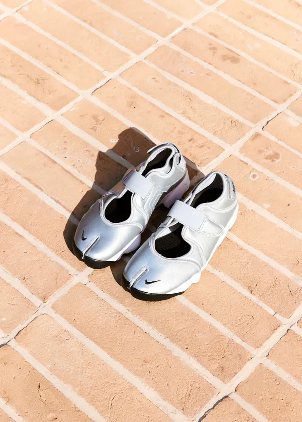 Trail Jog Rain Step Women's Air Rift 'Metallic Silver' Sneakers