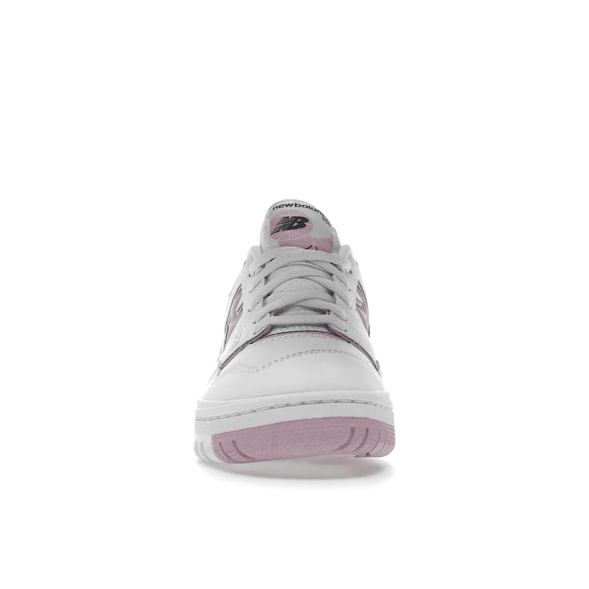 Universal Look New Balance 550 White Bubblegum Pink
