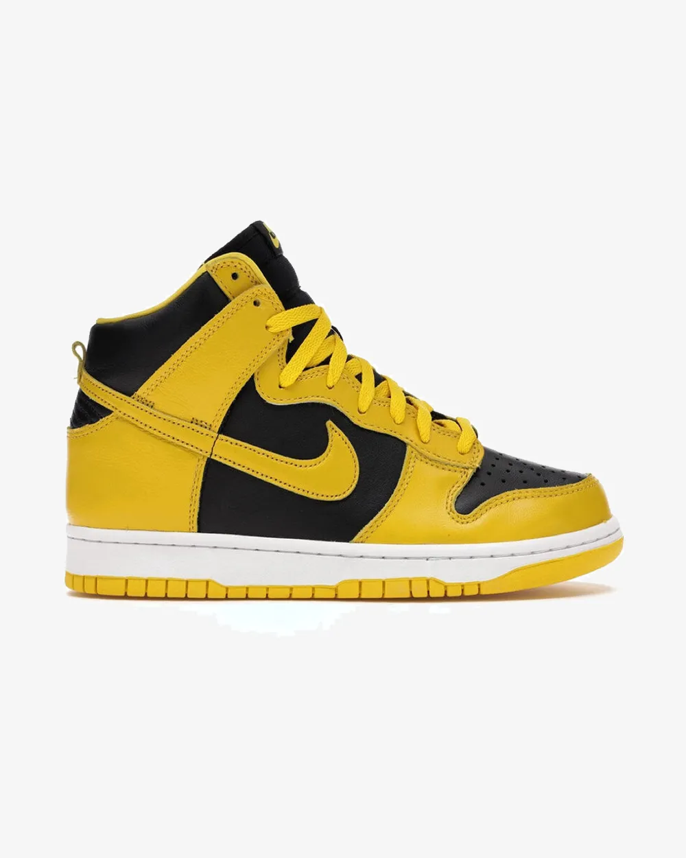 Balanced weight Smooth Fit NIKE DUNK HIGH SP VARSITY MAIZE