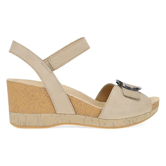 Womens Dansko Stella in Sand Slide Ease