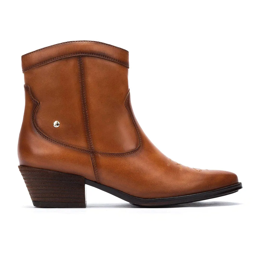 Round - toe inviting W5Z-8975