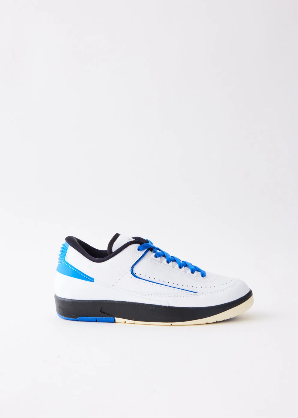 Women's Air Jordan 2 Retro Low 'Varsity Royal' Sneakers Sunrise Path