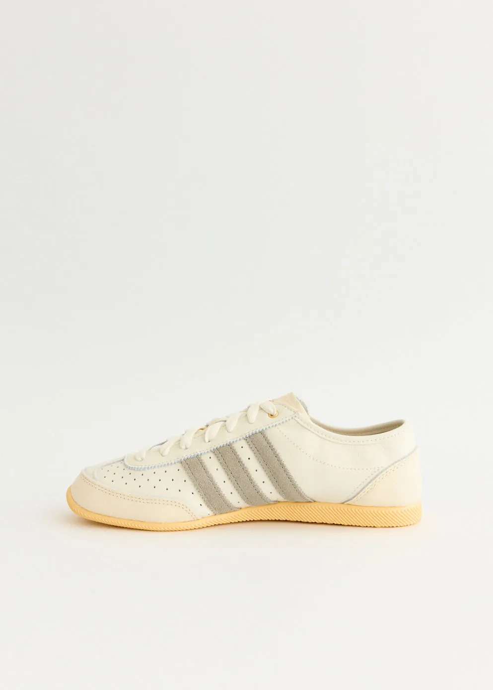 Women's Japan Decon 'Off White' Sneakers Live Soft Open Toe