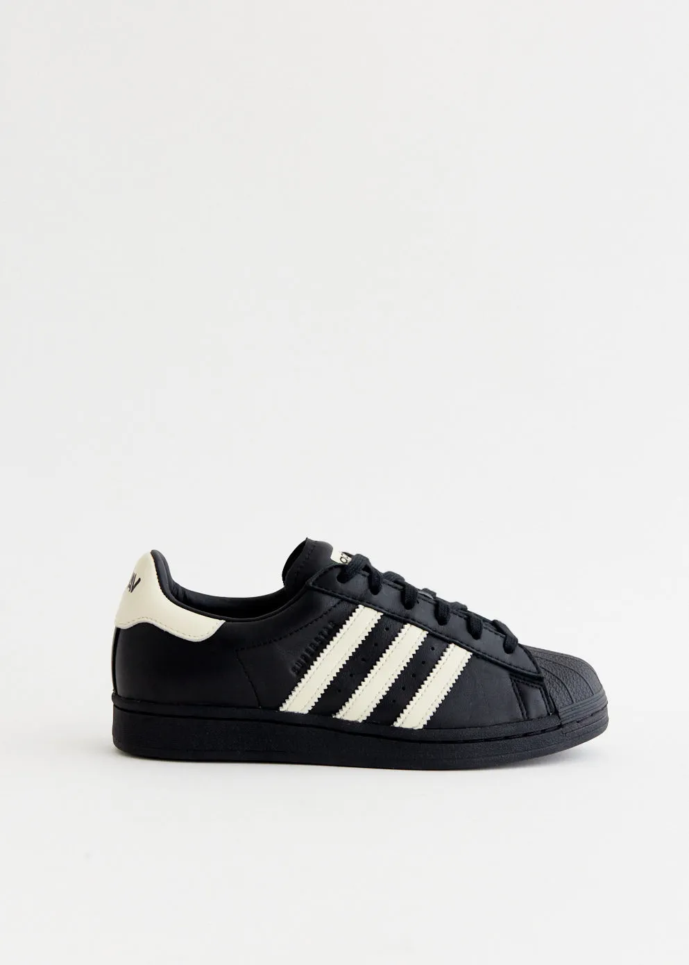 x Avavav Superfinger Superstar Sneakers View Stop