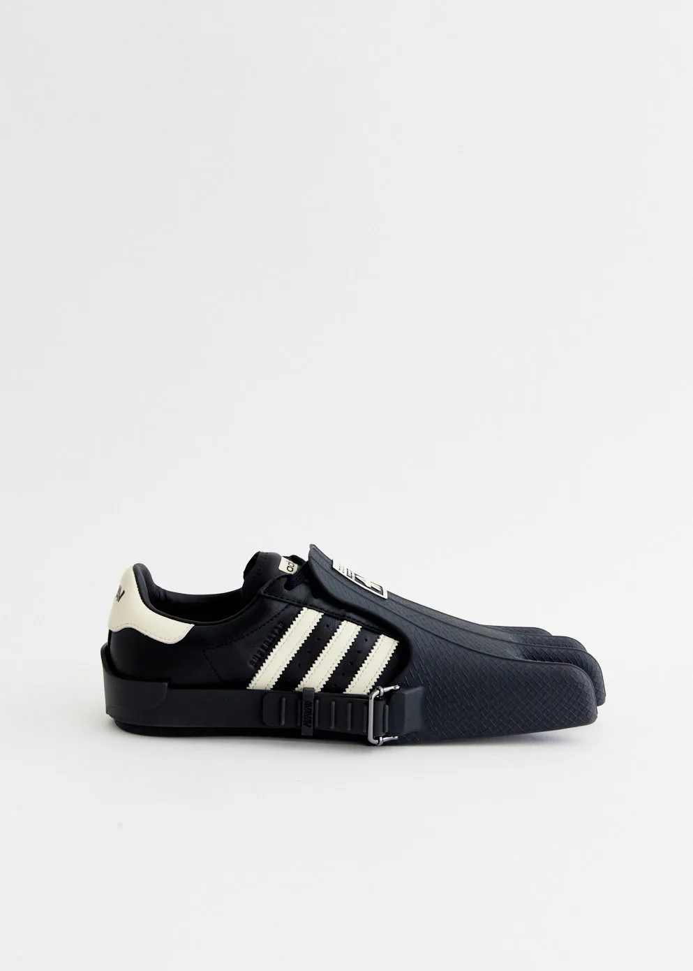 Pure Steps x Avavav Superfinger Superstar Sneakers