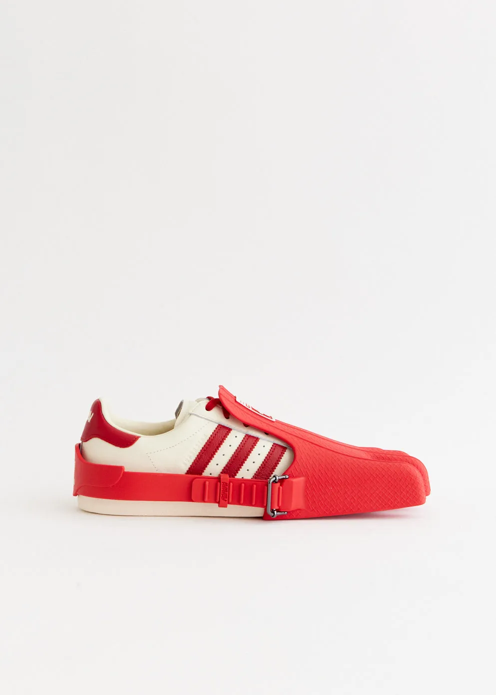 Chic Mood Style x Avavav Superfinger Superstar Sneakers