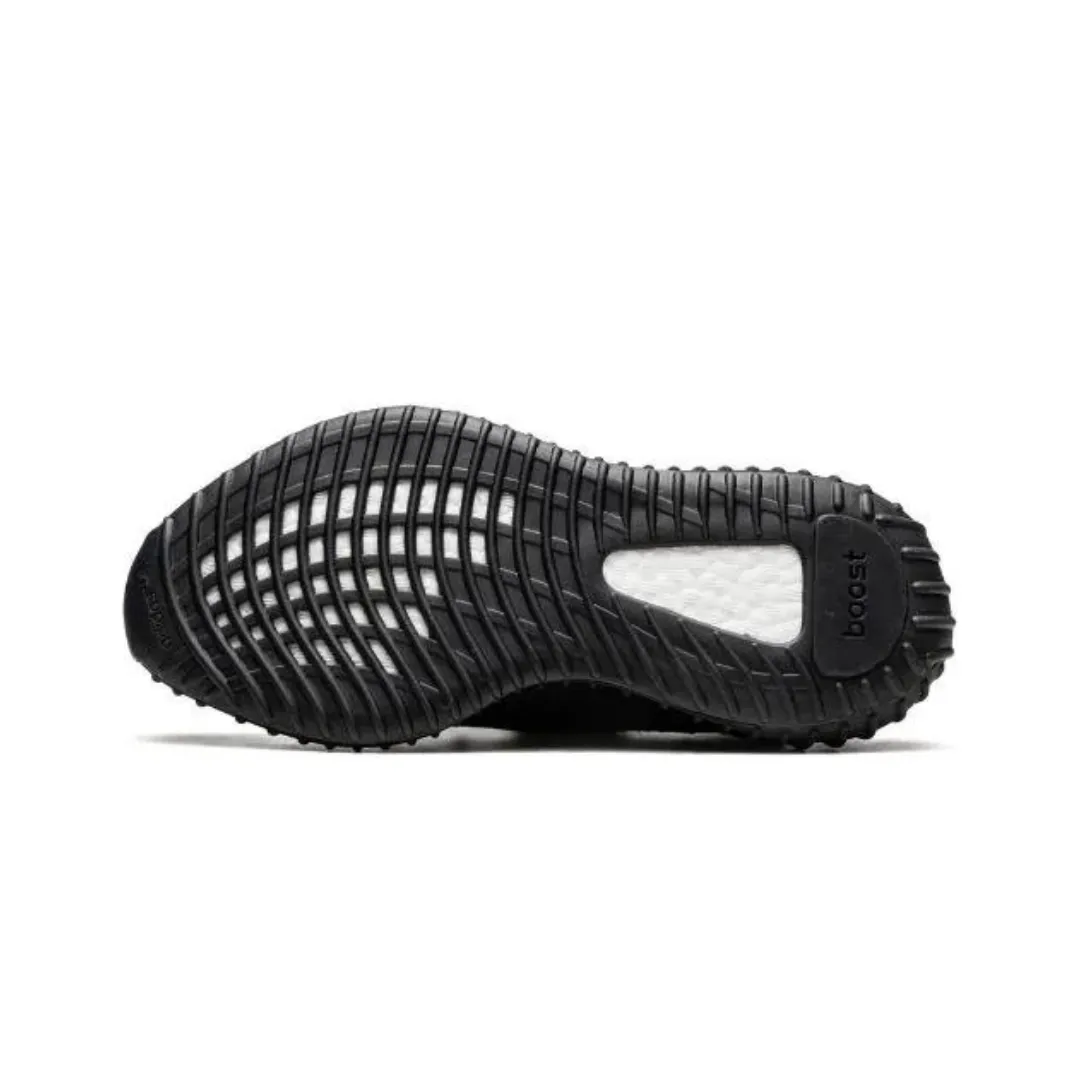 Yeezy Boost 350 v2 Onyx Black traveler