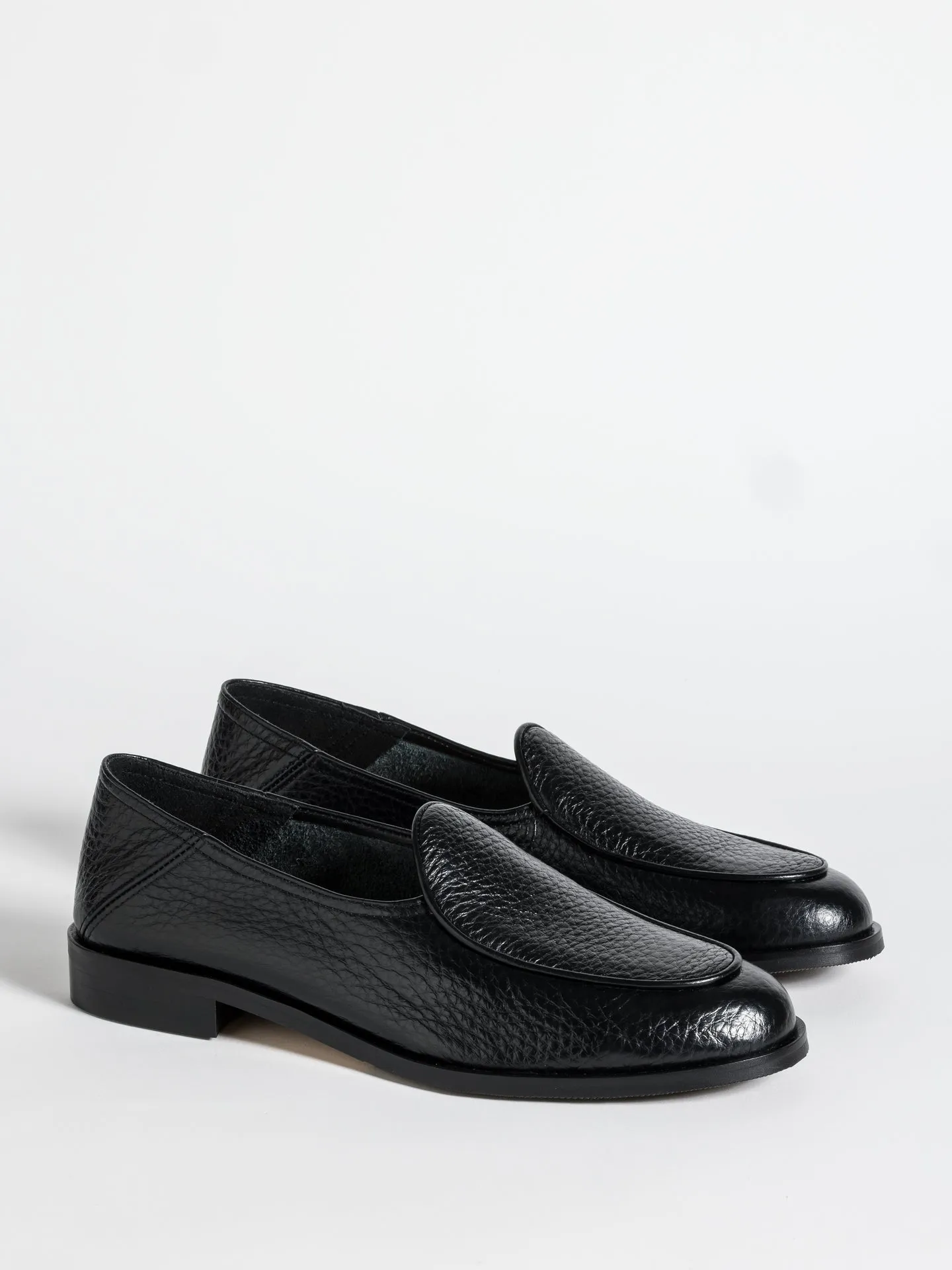 CHRIS BLACK Understated Korean Shade