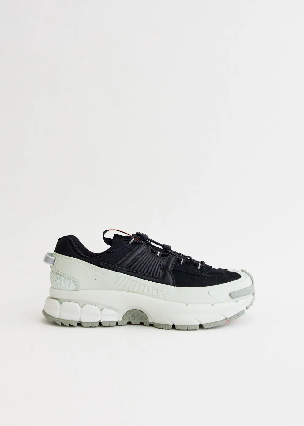 coldest Zoom Vomero 5 Roam 'Black Light Silver' Sneakers